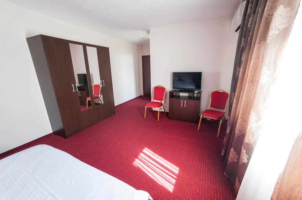 Vatra Romana Bed and Breakfast Răcarii de Jos Exteriör bild
