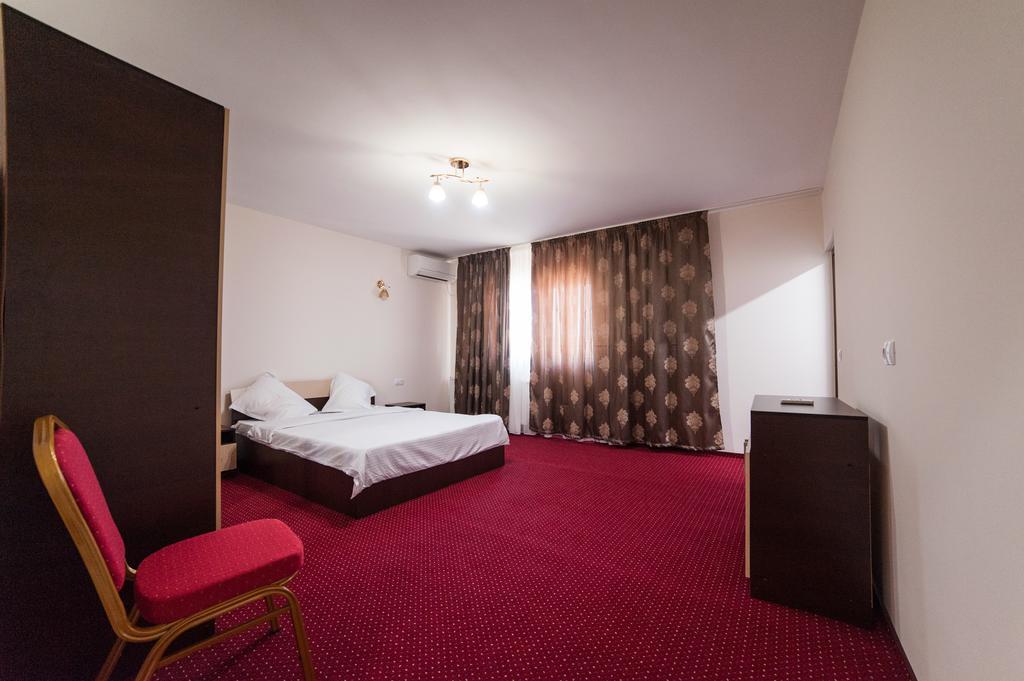 Vatra Romana Bed and Breakfast Răcarii de Jos Exteriör bild